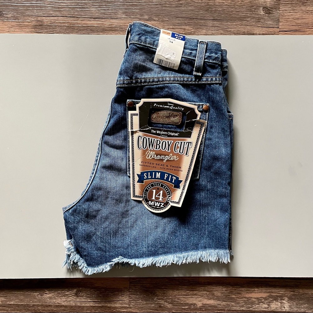 NWT Wrangler Cowboy Cut Slim Fit Cut Off Blue Jean Denim Shorts Sz 3/4 Rodeo